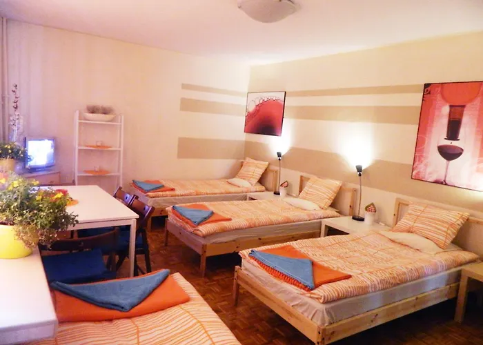 Lama Rooms